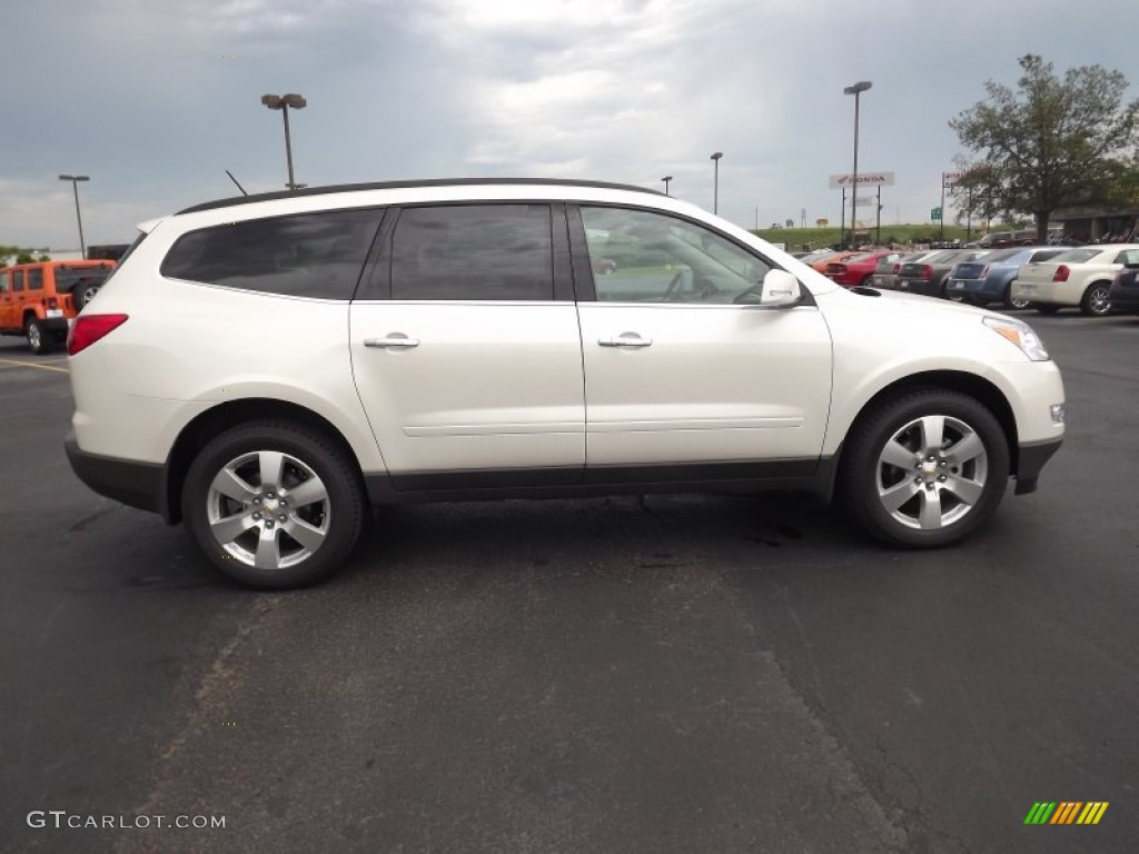 2012 Traverse LT - White Diamond Tricoat / Dark Gray/Light Gray photo #4