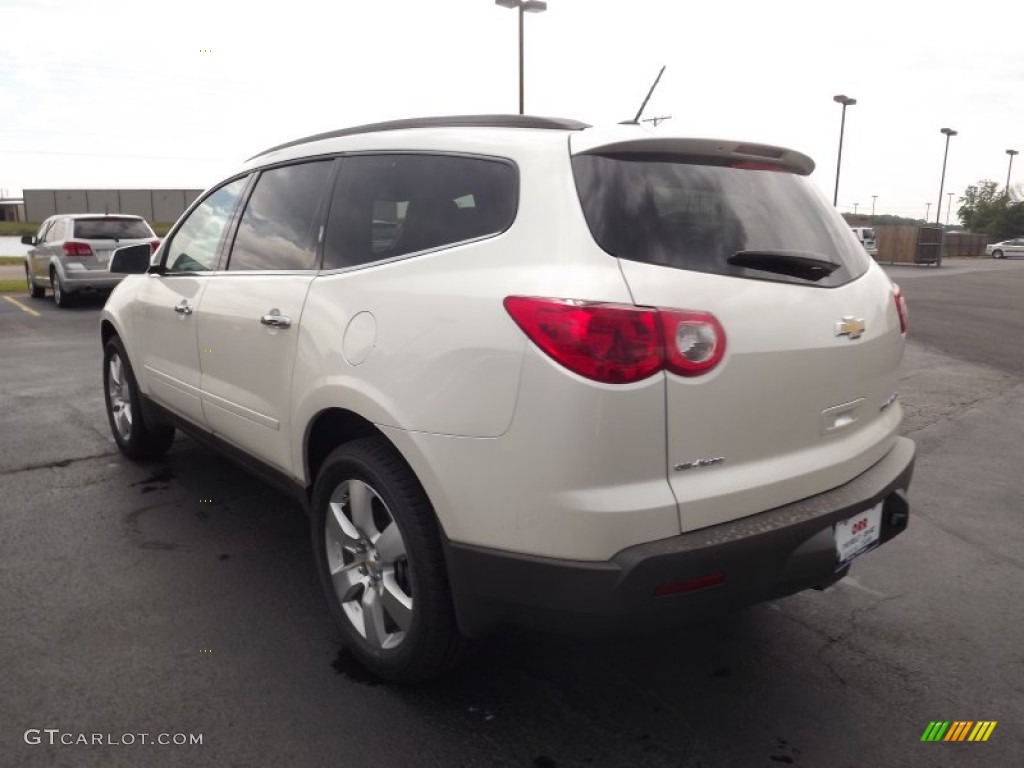 2012 Traverse LT - White Diamond Tricoat / Dark Gray/Light Gray photo #7