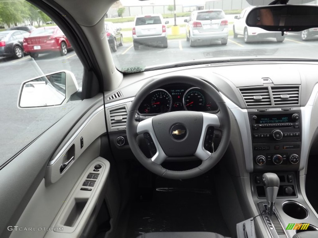 2012 Traverse LT - White Diamond Tricoat / Dark Gray/Light Gray photo #9