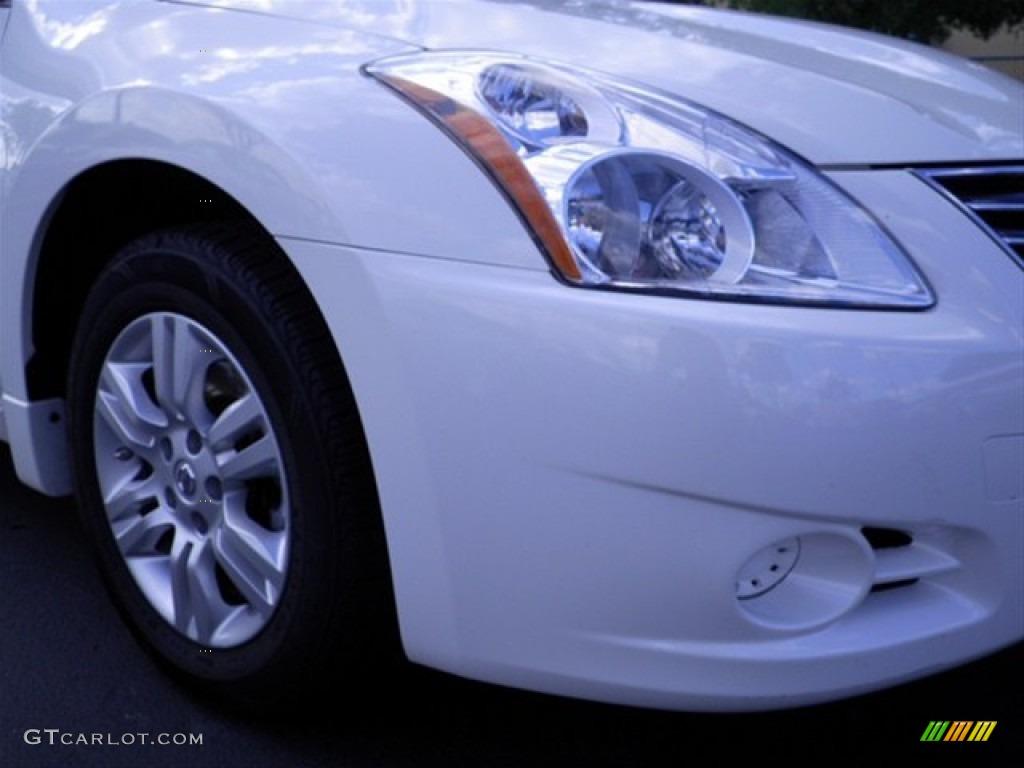 2011 Altima Hybrid - Winter Frost White / Charcoal photo #2
