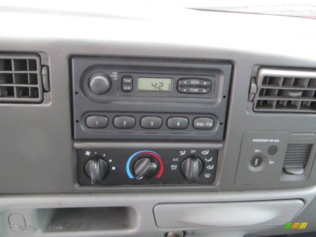 2003 Ford F350 Super Duty XLT Regular Cab 4x4 Controls Photo #64331354