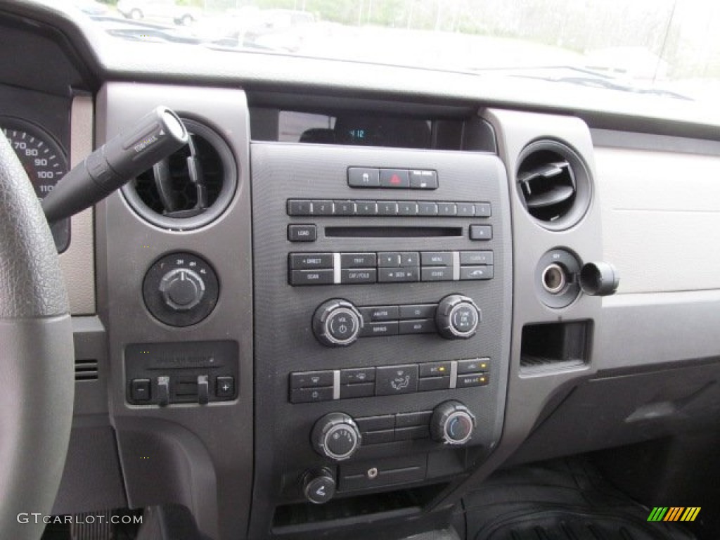 2010 F150 STX SuperCab 4x4 - Tuxedo Black / Medium Stone photo #16