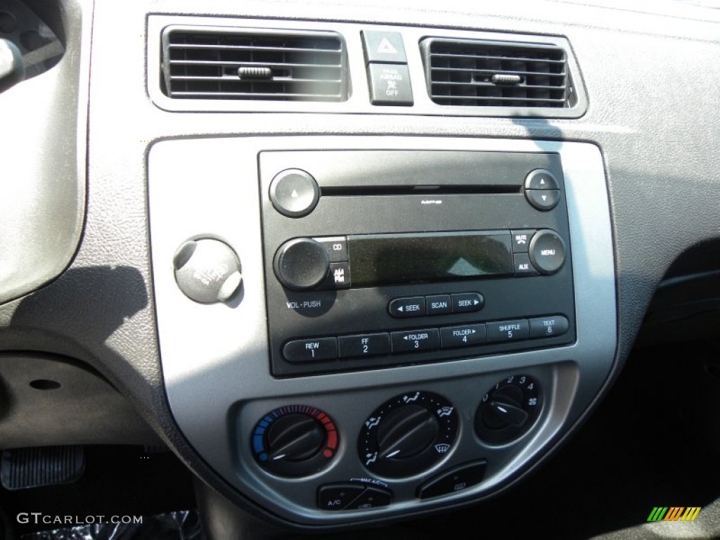 2007 Focus ZX5 S Hatchback - CD Silver Metallic / Charcoal/Light Flint photo #16