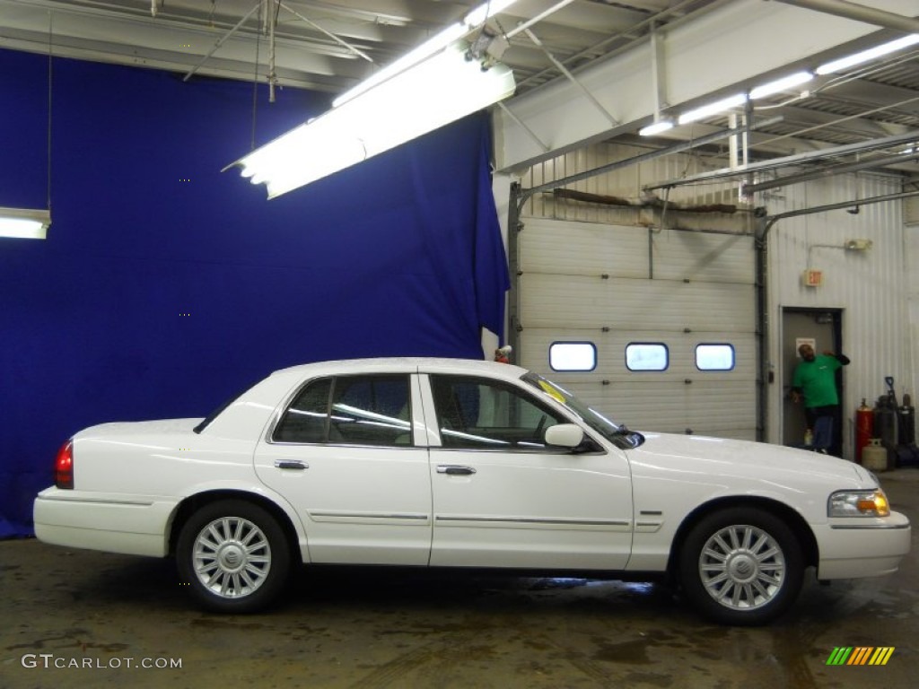 2011 Grand Marquis LS Ultimate Edition - Vibrant White / Light Camel photo #18