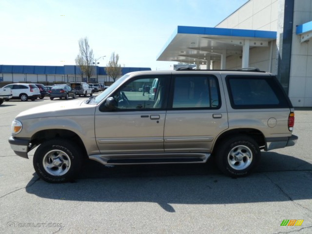 1997 Explorer XLT 4x4 - Light Prairie Tan Metallic / Medium Parchment photo #2