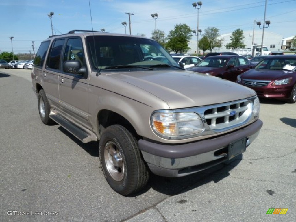 1997 Explorer XLT 4x4 - Light Prairie Tan Metallic / Medium Parchment photo #7