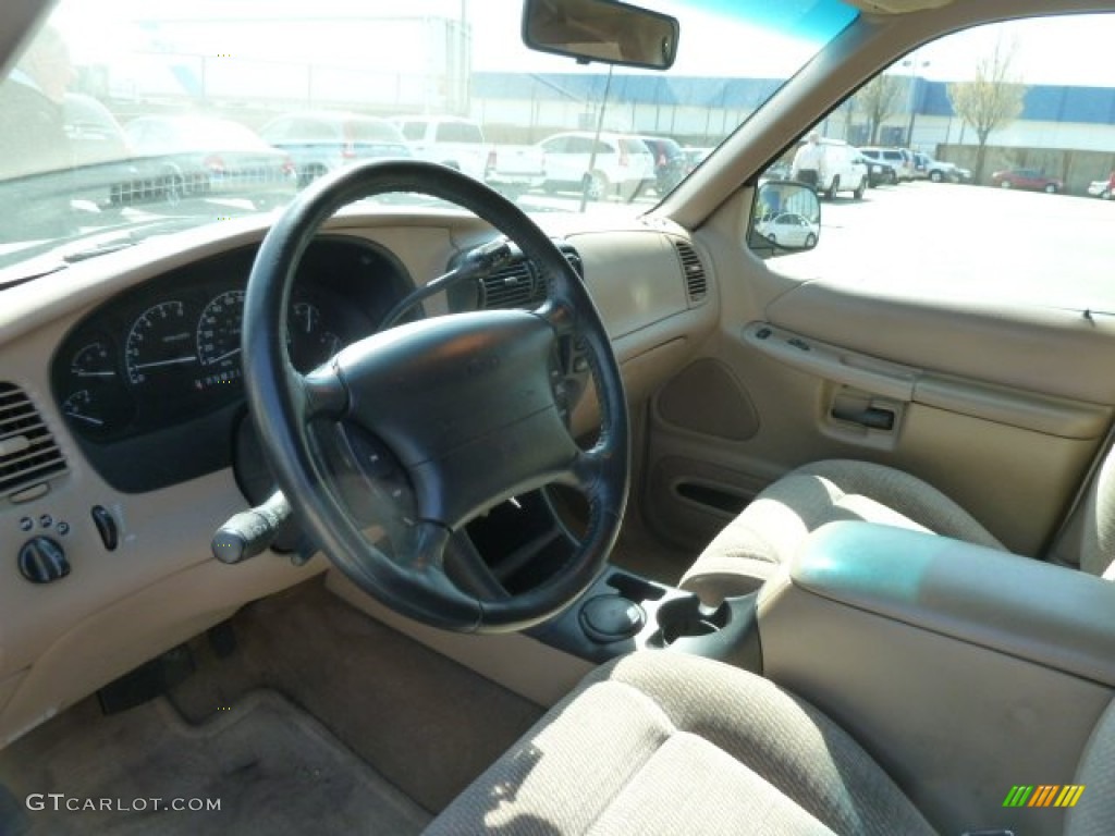1997 Explorer XLT 4x4 - Light Prairie Tan Metallic / Medium Parchment photo #15