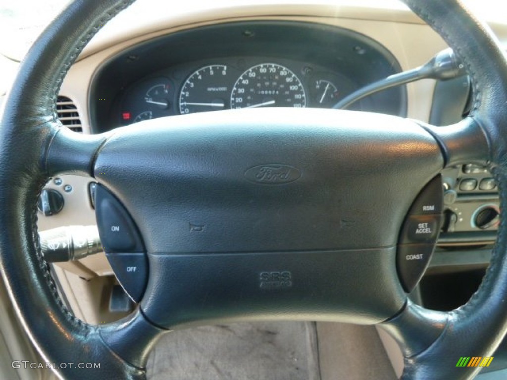 1997 Explorer XLT 4x4 - Light Prairie Tan Metallic / Medium Parchment photo #17