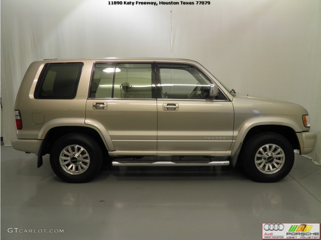 2002 Trooper Limited - Satin Gold / Beige photo #6