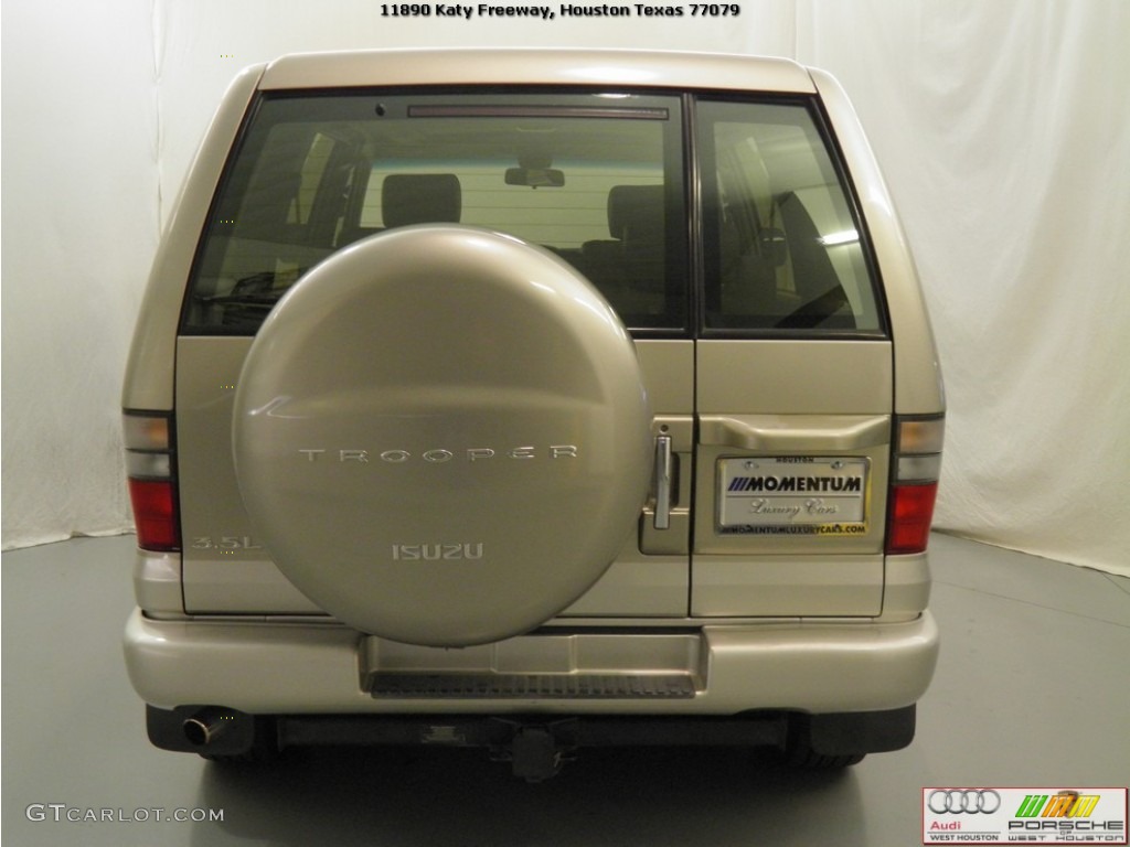 2002 Trooper Limited - Satin Gold / Beige photo #19