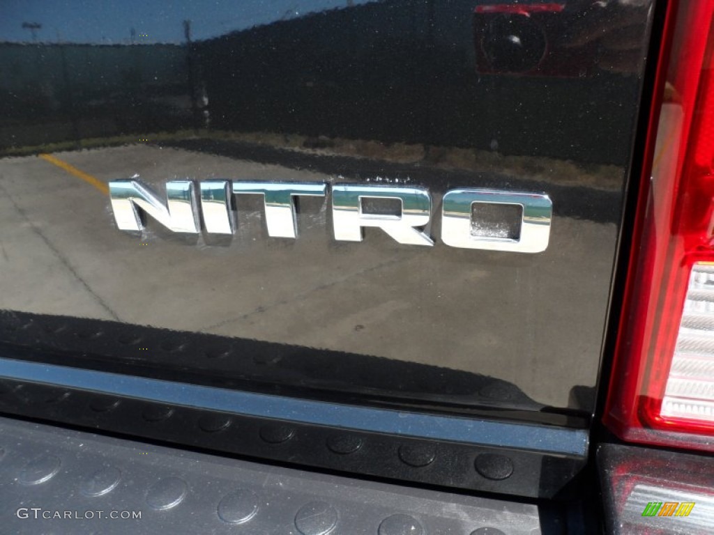 2011 Nitro Heat - Brilliant Black Crystal Pearl / Dark Slate Gray photo #19