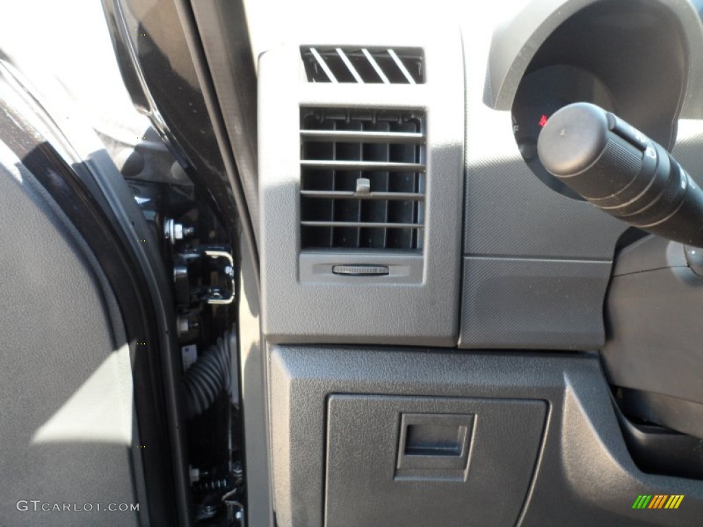 2011 Nitro Heat - Brilliant Black Crystal Pearl / Dark Slate Gray photo #43