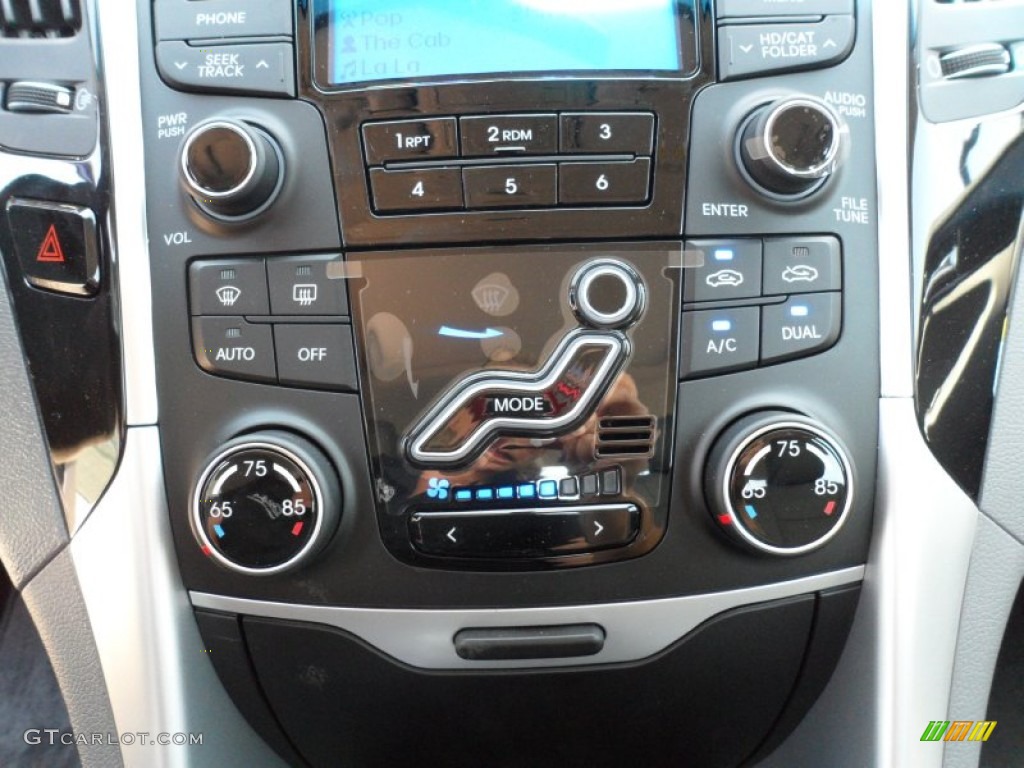 2013 Hyundai Sonata Limited 2.0T Controls Photo #64349473