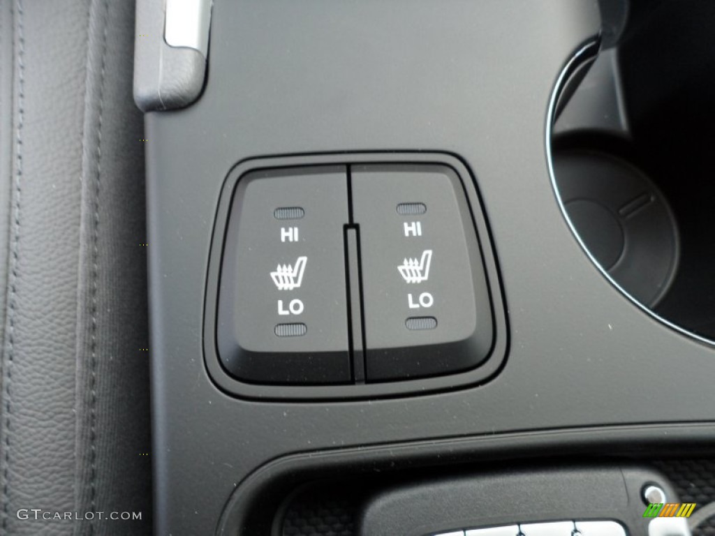 2013 Hyundai Sonata Limited 2.0T Controls Photo #64349482