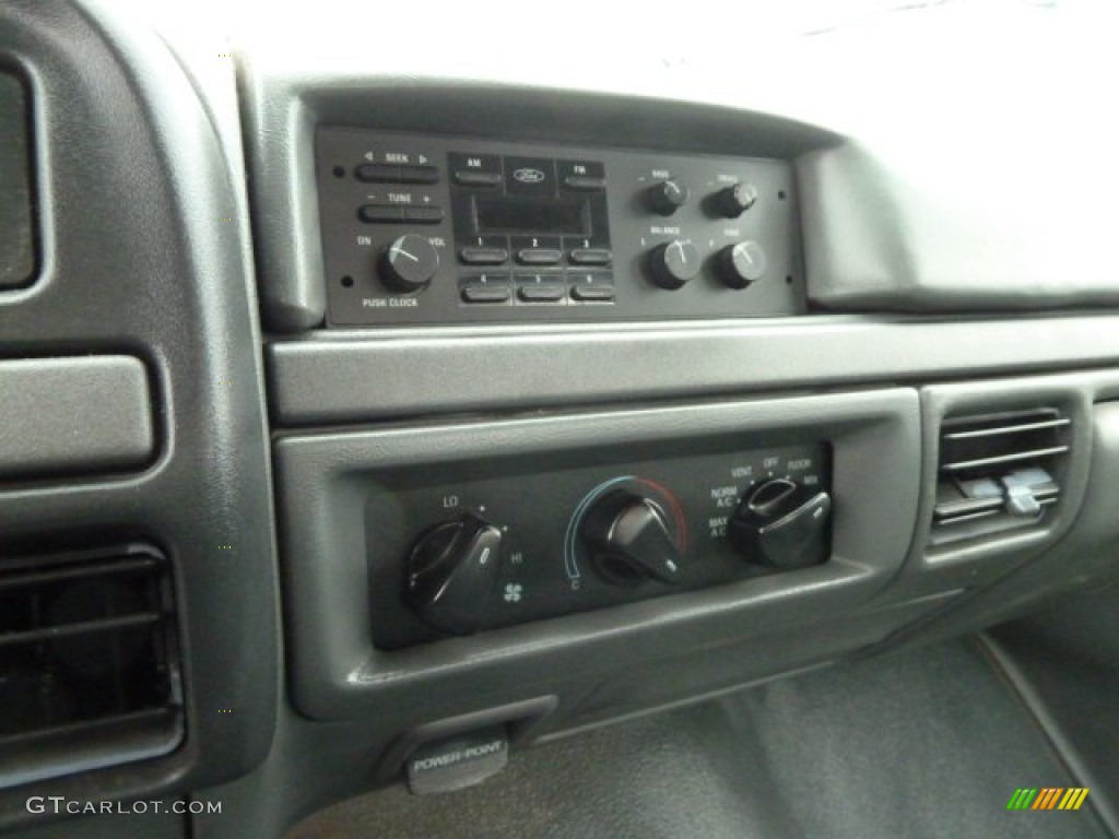 1993 F150 XL Regular Cab 4x4 - Dark Tourmaline Metallic / Grey photo #13