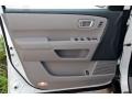 Taffeta White - Pilot Touring 4WD Photo No. 31