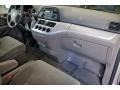 2009 Silver Pearl Metallic Honda Odyssey LX  photo #27