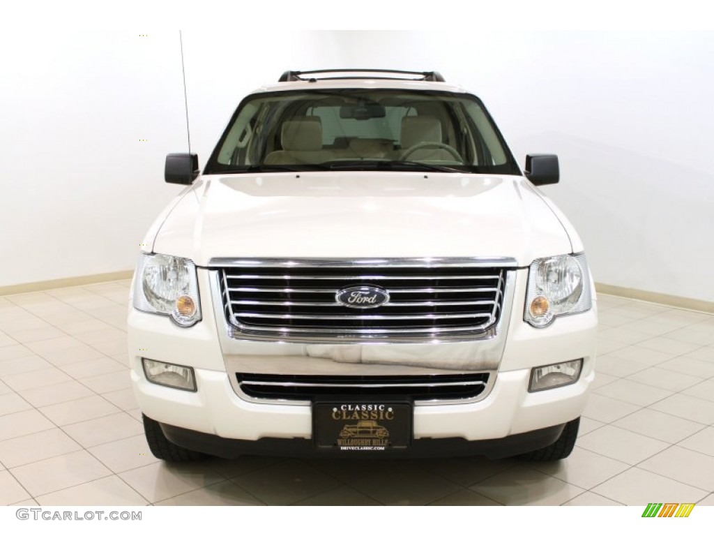 2008 Explorer XLT 4x4 - White Suede / Camel photo #2