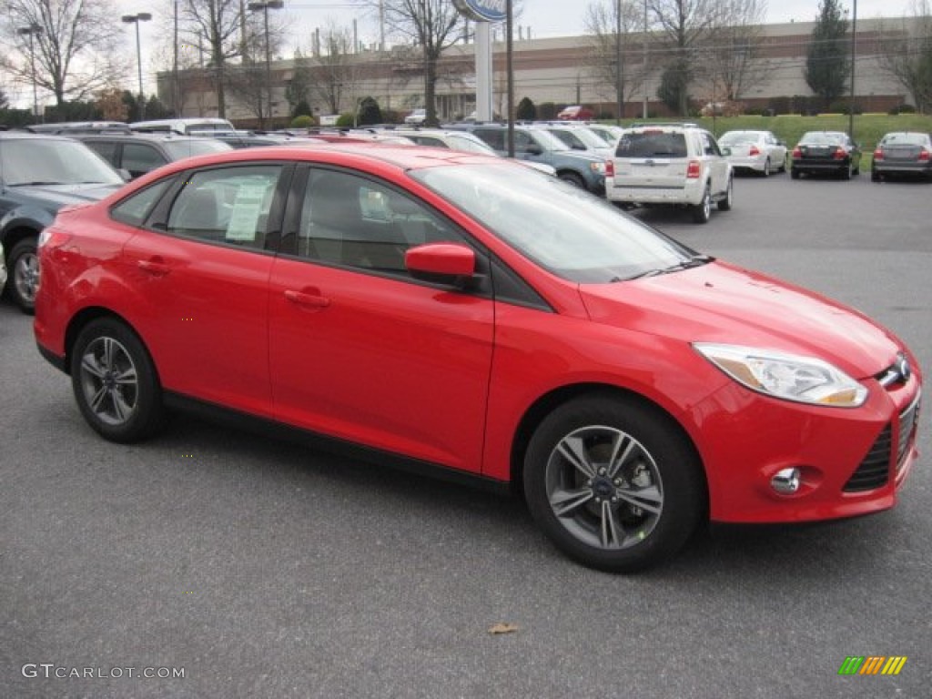 2012 Focus SE Sport Sedan - Race Red / Two-Tone Sport photo #1