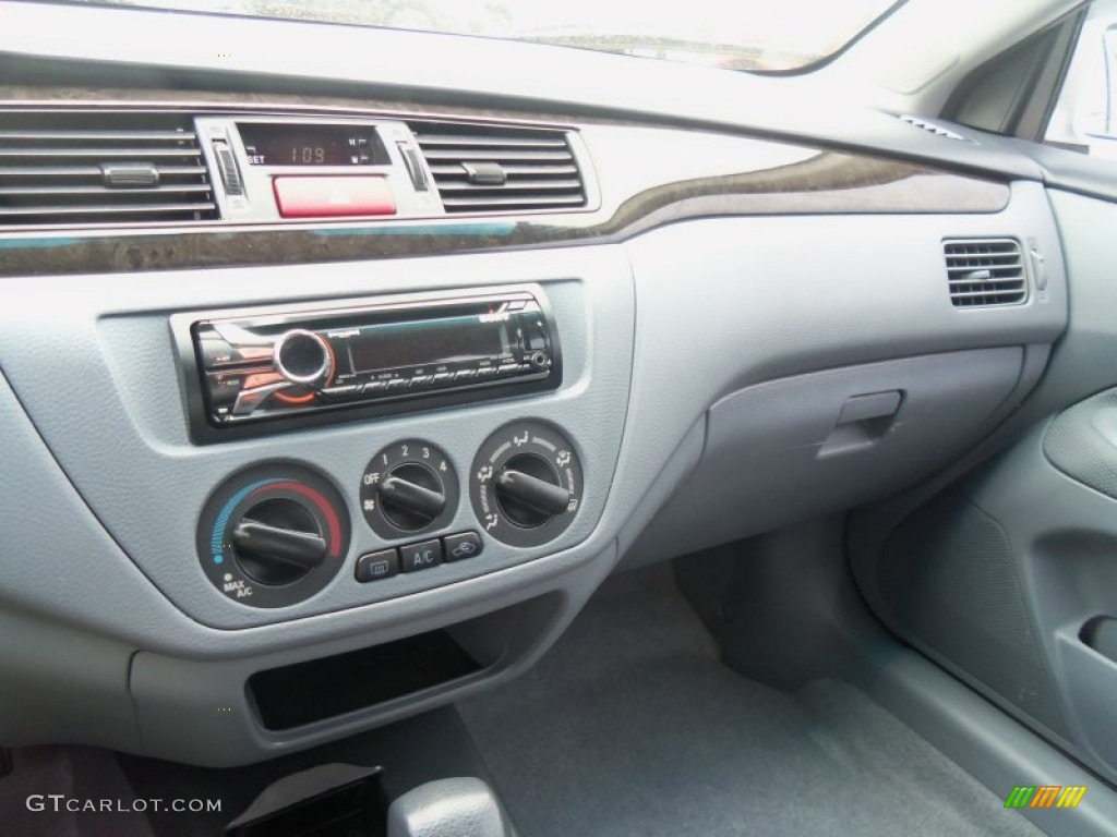 2003 Lancer LS - Innsbruck White / Gray photo #12