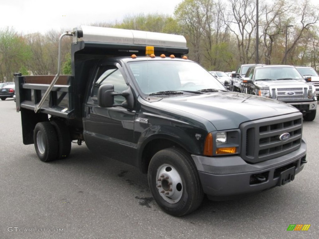 2005 F350 Super Duty XL Regular Cab Dump Truck - Dark Green Satin Metallic / Medium Flint photo #4