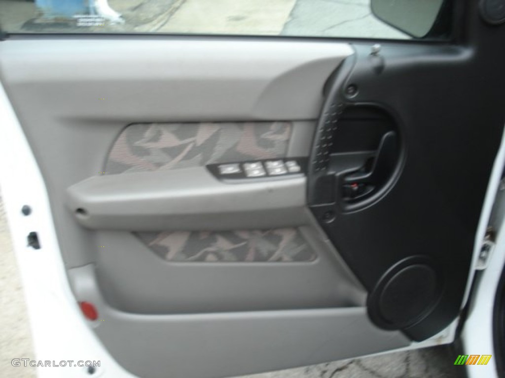 2003 Aztek AWD - Summit White / Dark Gray photo #15