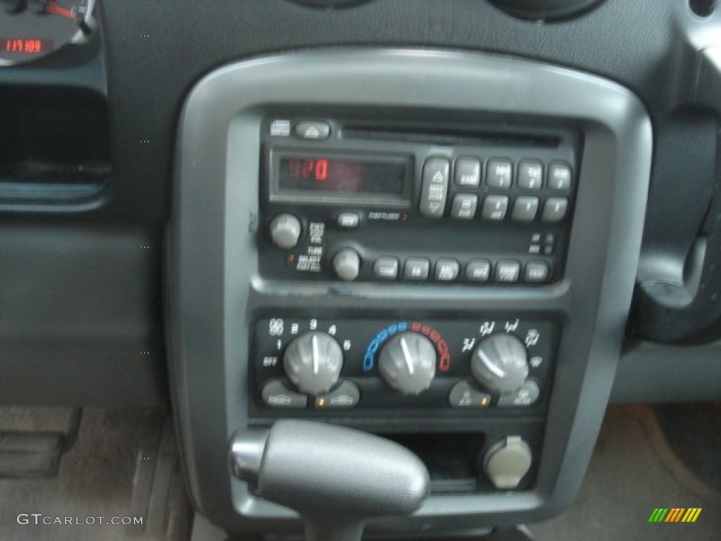 2003 Aztek AWD - Summit White / Dark Gray photo #22