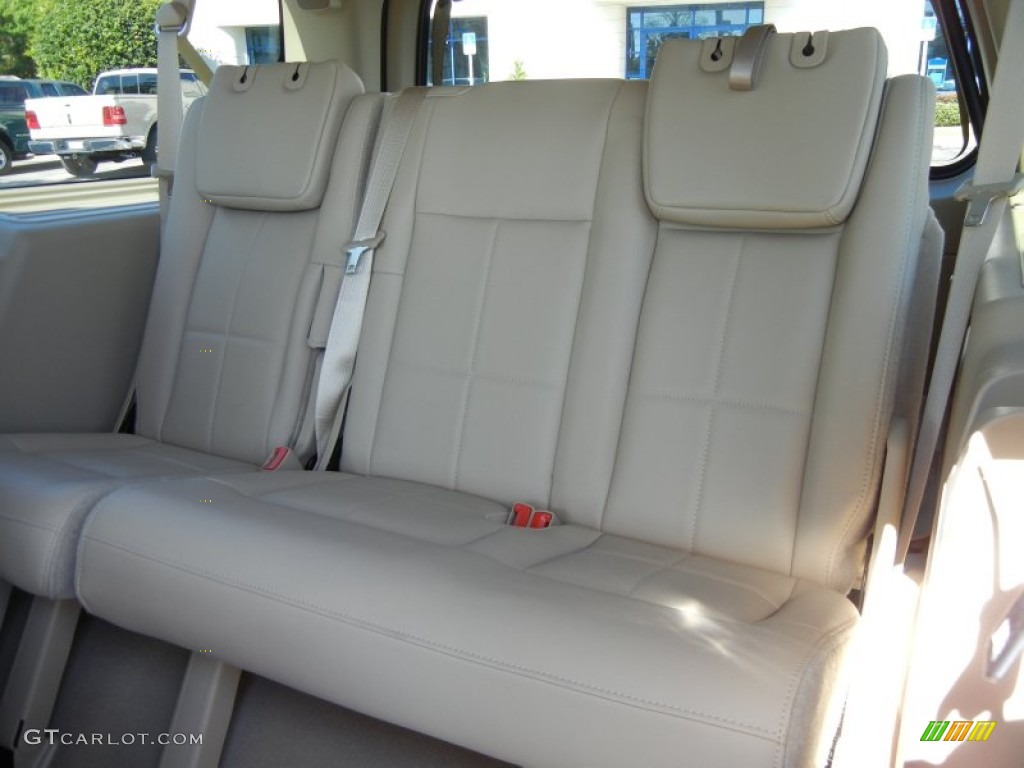 2008 Lincoln Navigator L Elite Rear Seat Photo #64366437
