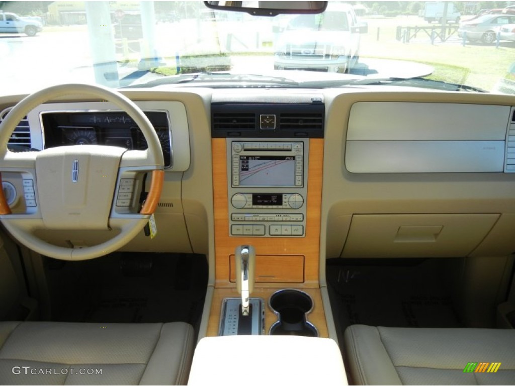 2008 Lincoln Navigator L Elite Dashboard Photos