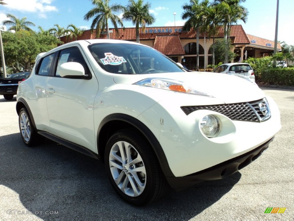 2011 Juke S - White Pearl / Black/Silver Trim photo #1