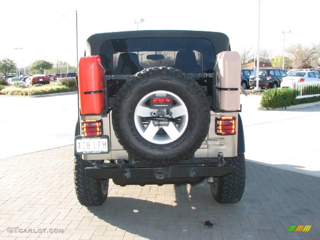 2004 Wrangler Rubicon 4x4 - Light Khaki Metallic / Khaki photo #6