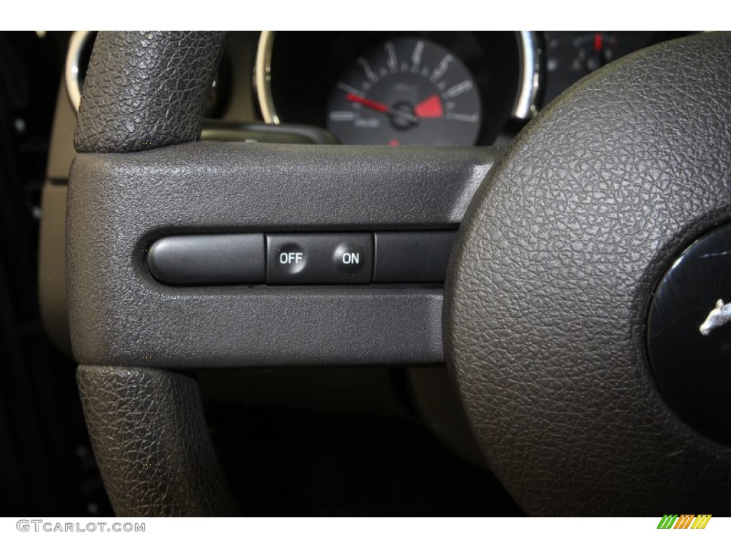 2005 Mustang V6 Premium Coupe - Black / Dark Charcoal photo #24