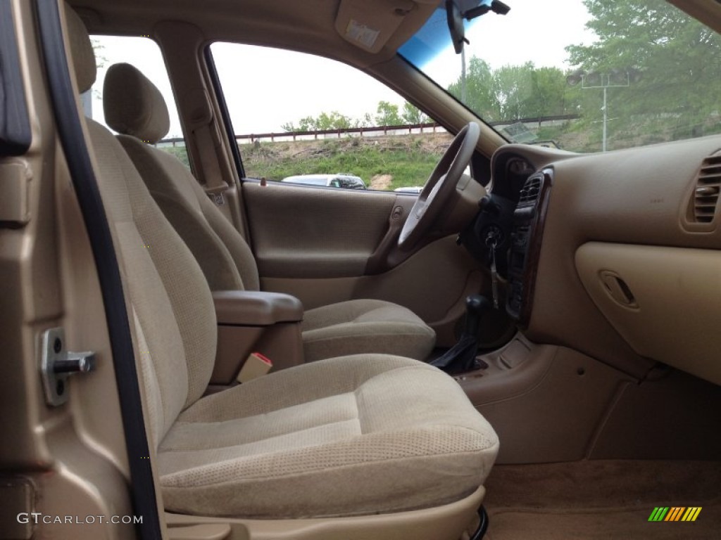 Medium Tan Interior 2000 Saturn L Series LS1 Sedan Photo #64371073