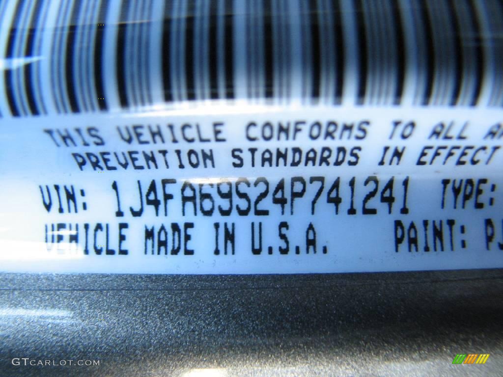 2004 Wrangler Rubicon 4x4 - Light Khaki Metallic / Khaki photo #23