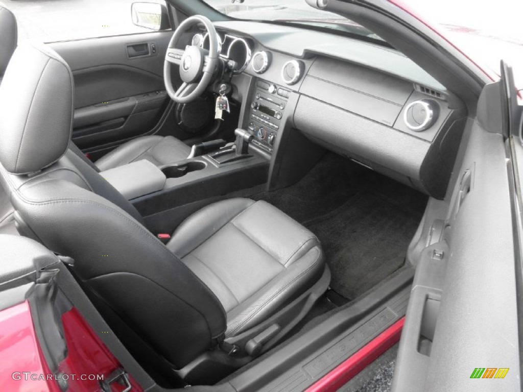 2005 Mustang V6 Premium Convertible - Redfire Metallic / Dark Charcoal photo #17