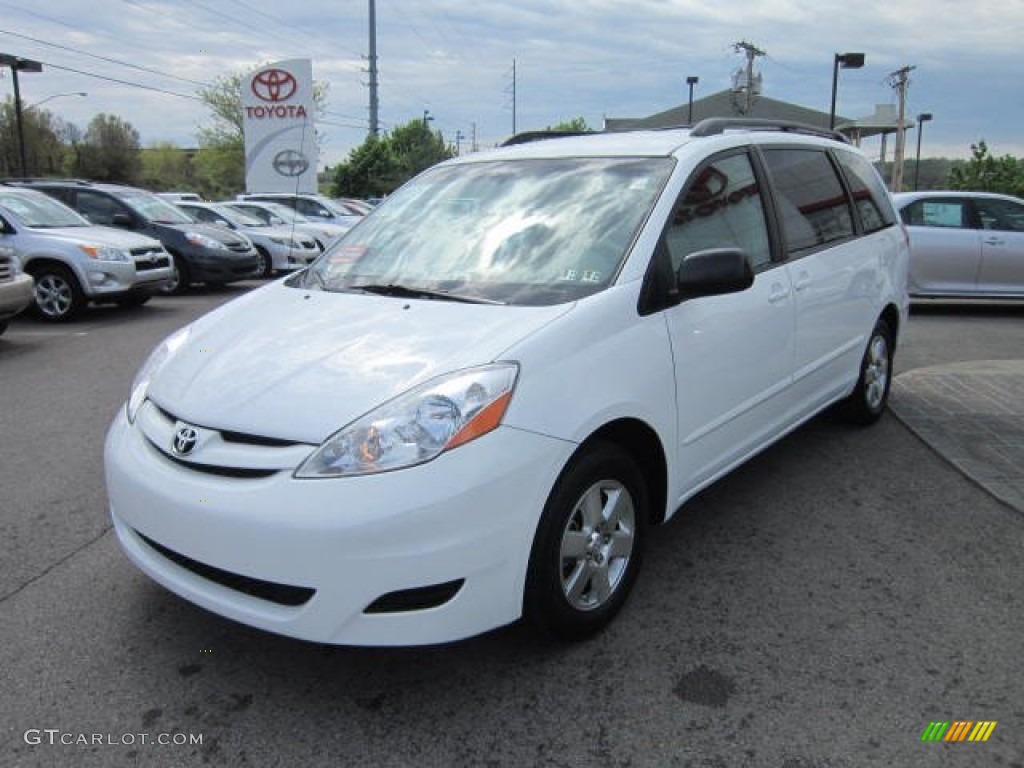 2009 Sienna LE - Super White / Taupe photo #3