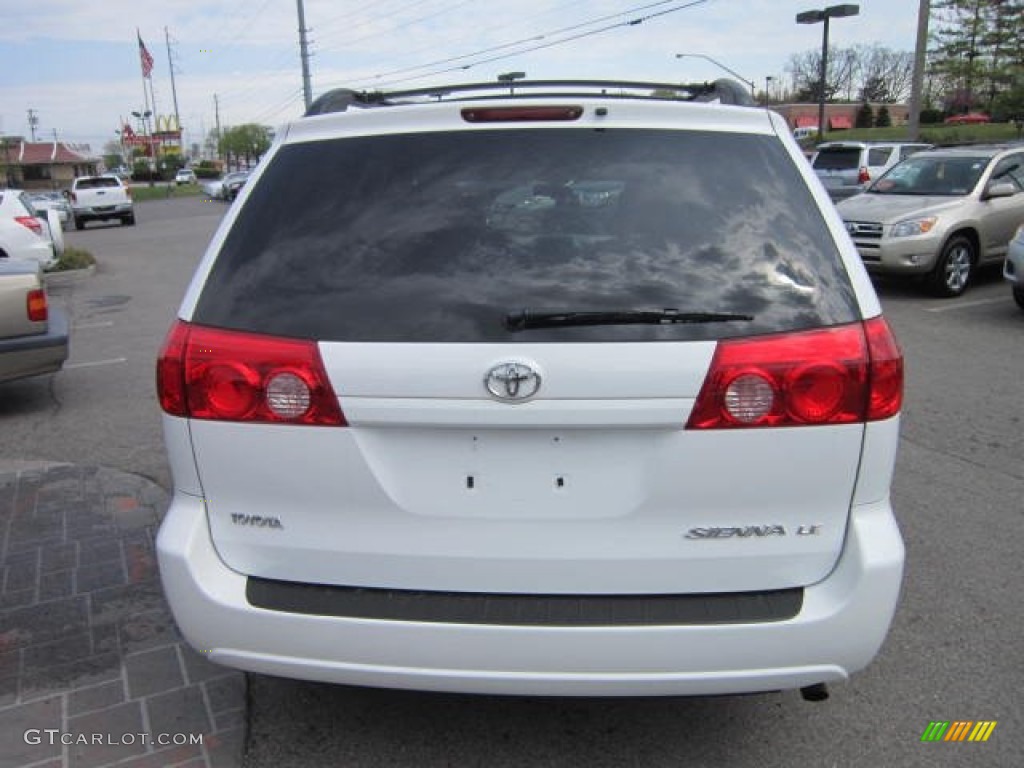 2009 Sienna LE - Super White / Taupe photo #5