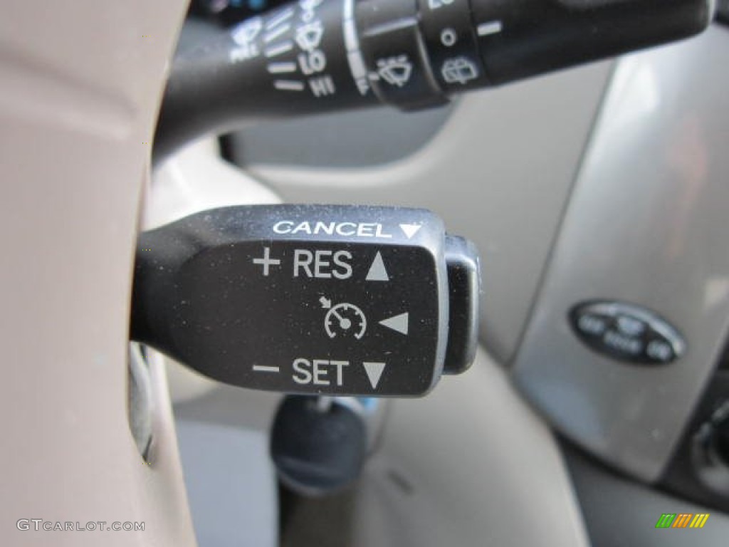 2009 Sienna LE - Super White / Taupe photo #18