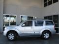 Silver Lightning Metallic - Pathfinder LE 4x4 Photo No. 6