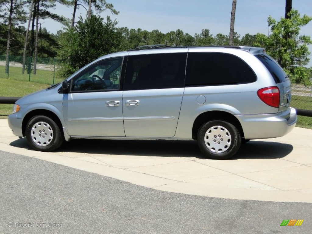 2003 Town & Country LX - Butane Blue Pearl / Navy Blue photo #7