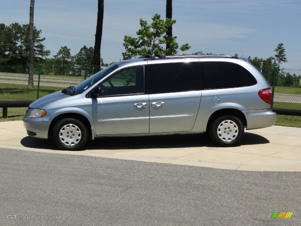 2003 Town & Country LX - Butane Blue Pearl / Navy Blue photo #8