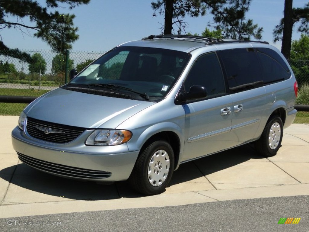 2003 Town & Country LX - Butane Blue Pearl / Navy Blue photo #10