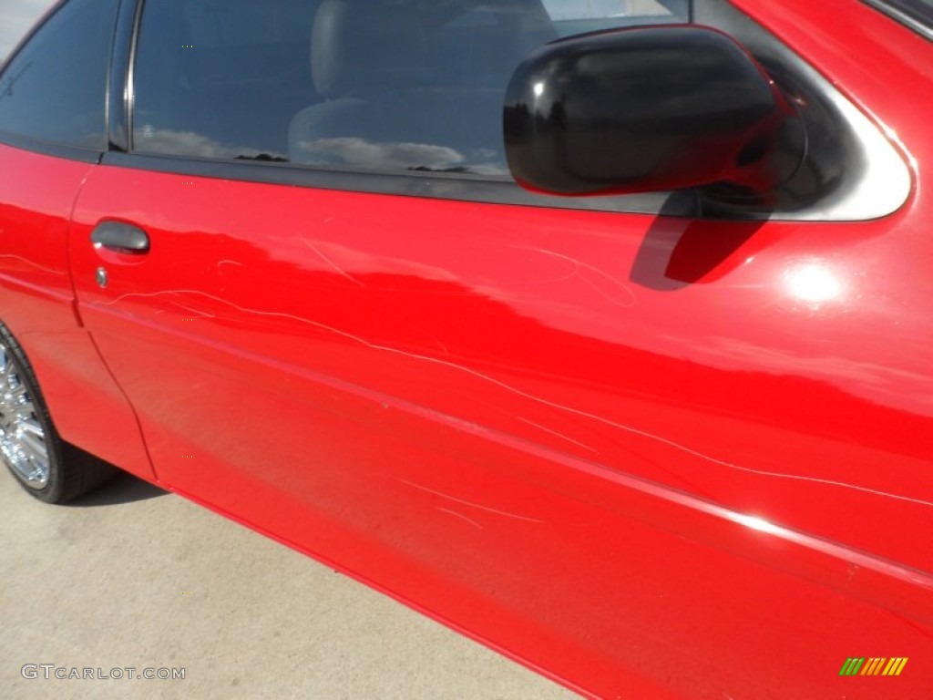 2004 Cavalier Coupe - Victory Red / Graphite photo #15