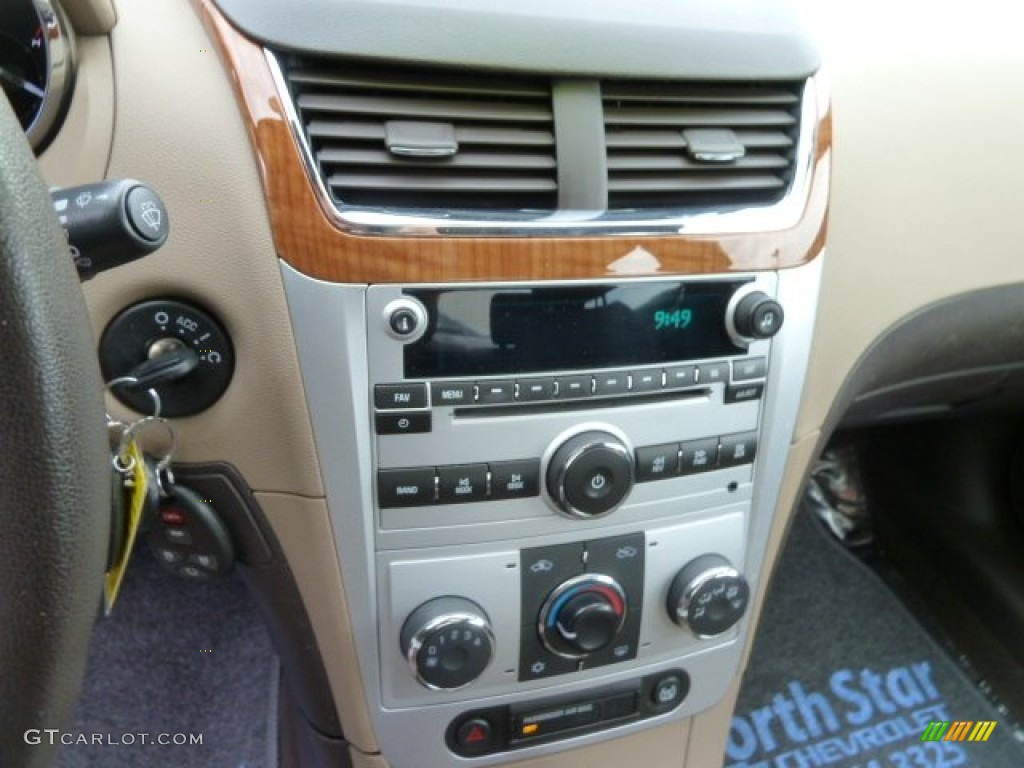 2009 Chevrolet Malibu LT Sedan Controls Photo #64403294