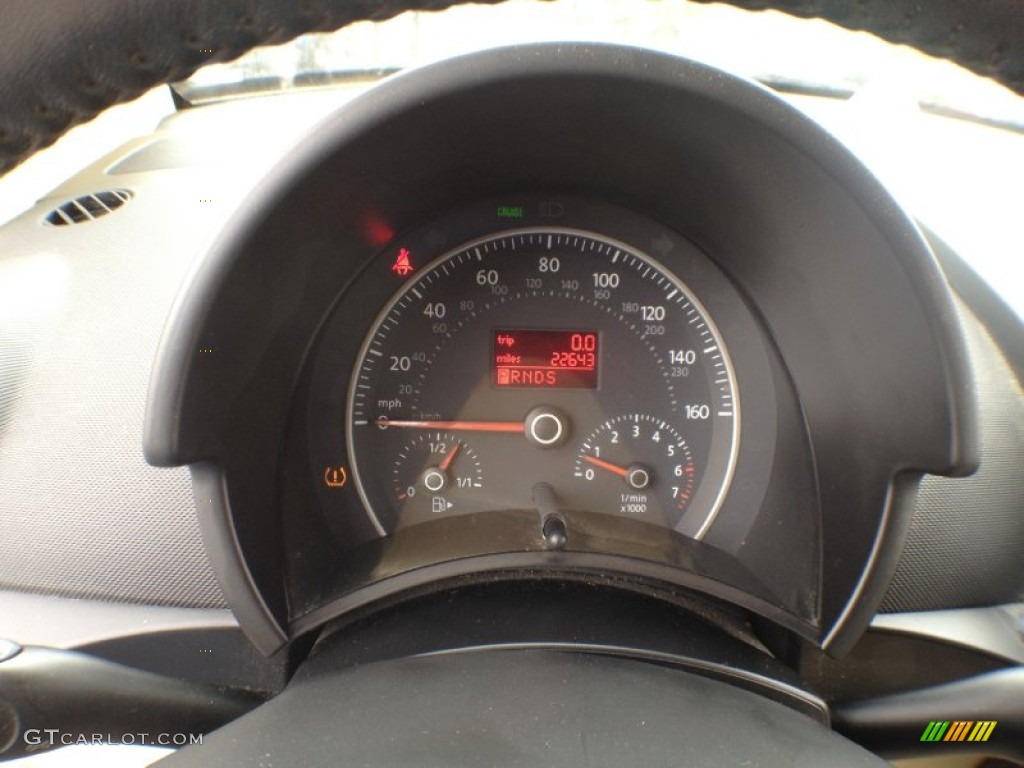 2009 Volkswagen New Beetle 2.5 Convertible Gauges Photo #64406849