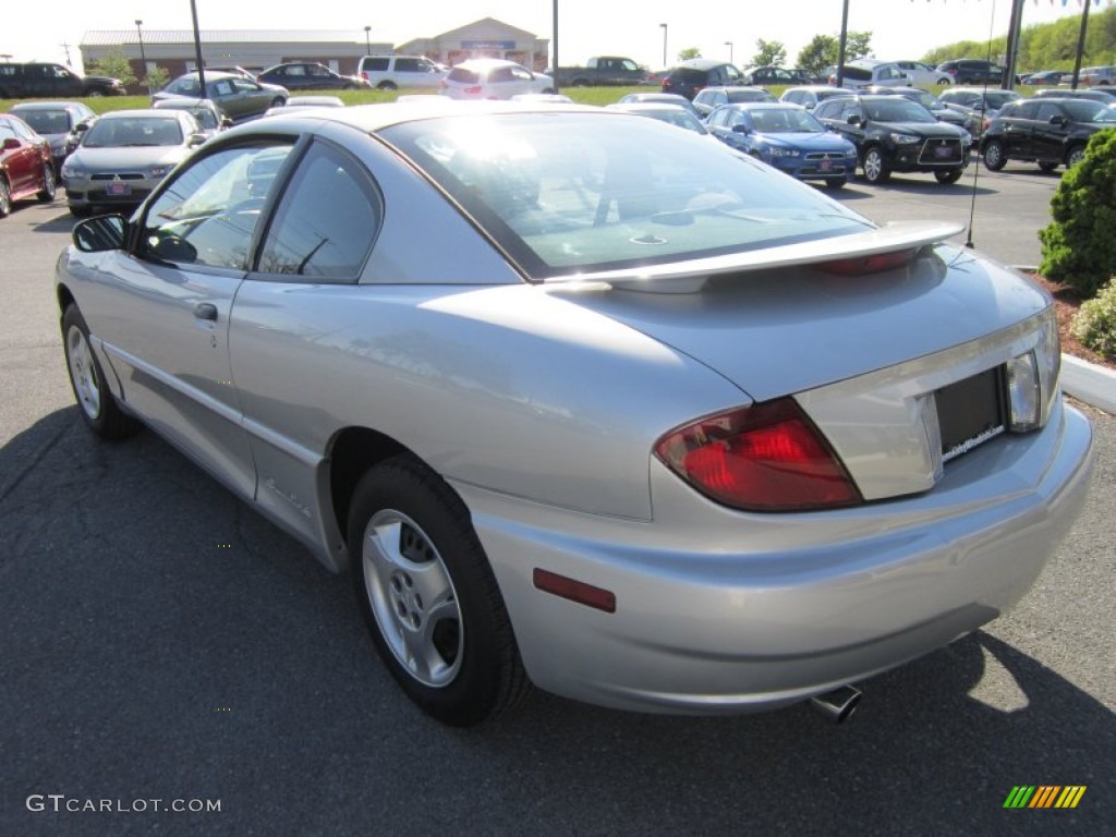 2004 Sunfire Coupe - Ultra Silver Metallic / Graphite photo #3