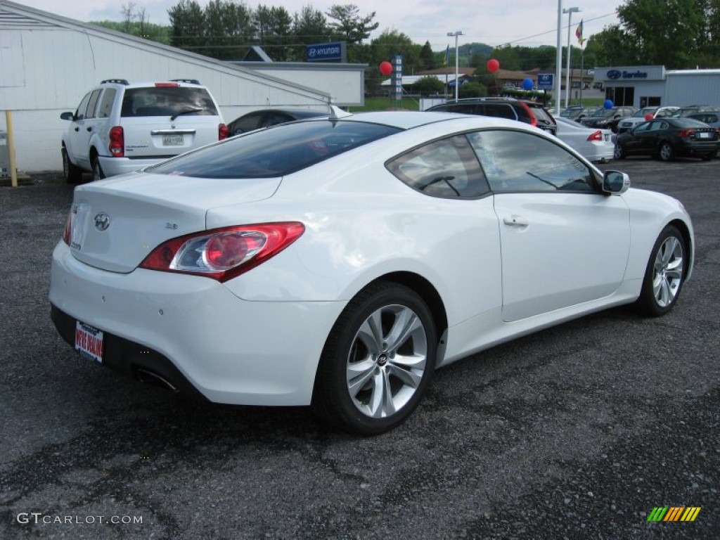 2010 Genesis Coupe 3.8 Coupe - Karussell White / Brown photo #7