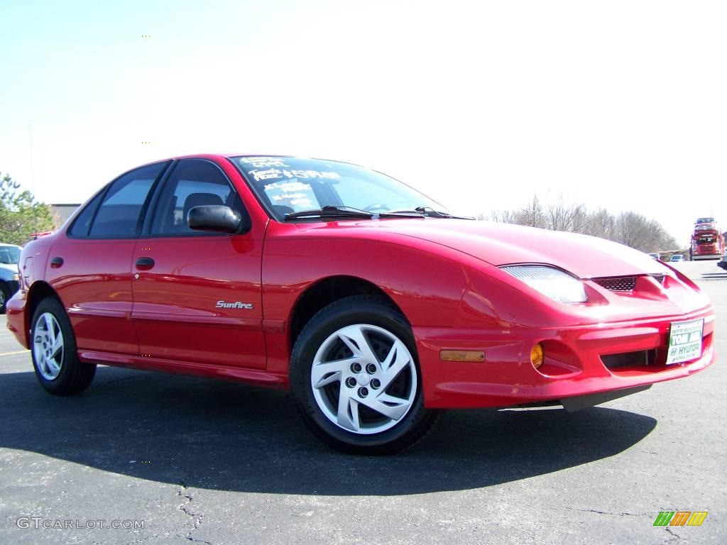 2000 Sunfire SE Sedan - Bright Red / Taupe photo #6