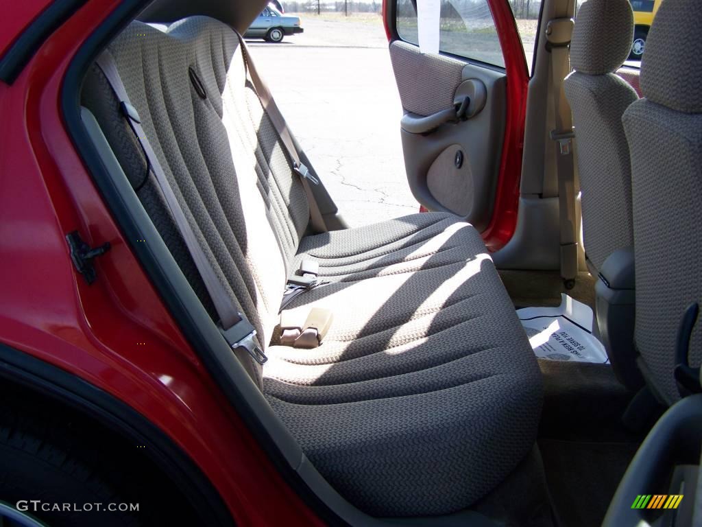2000 Sunfire SE Sedan - Bright Red / Taupe photo #9