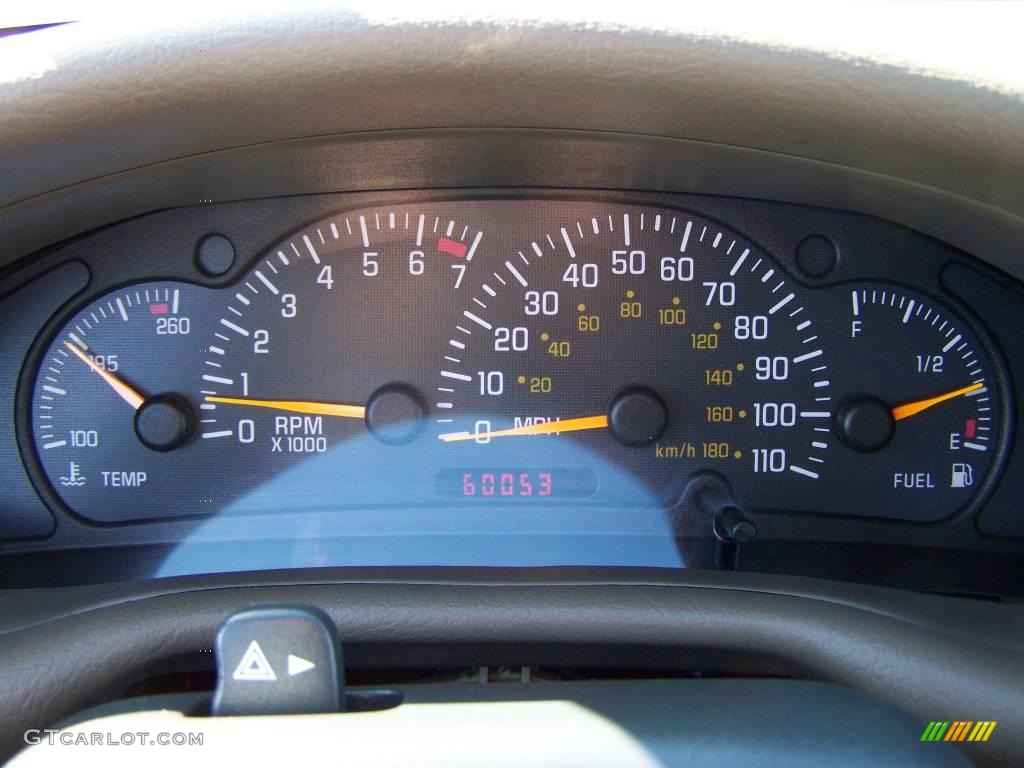 2000 Sunfire SE Sedan - Bright Red / Taupe photo #13